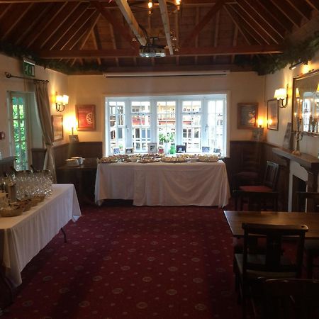 The Wheatsheaf Inn Cuckfield Esterno foto